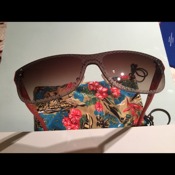 TORY BURCH SUN GLASSES 🤓 - Picture 3 of 10